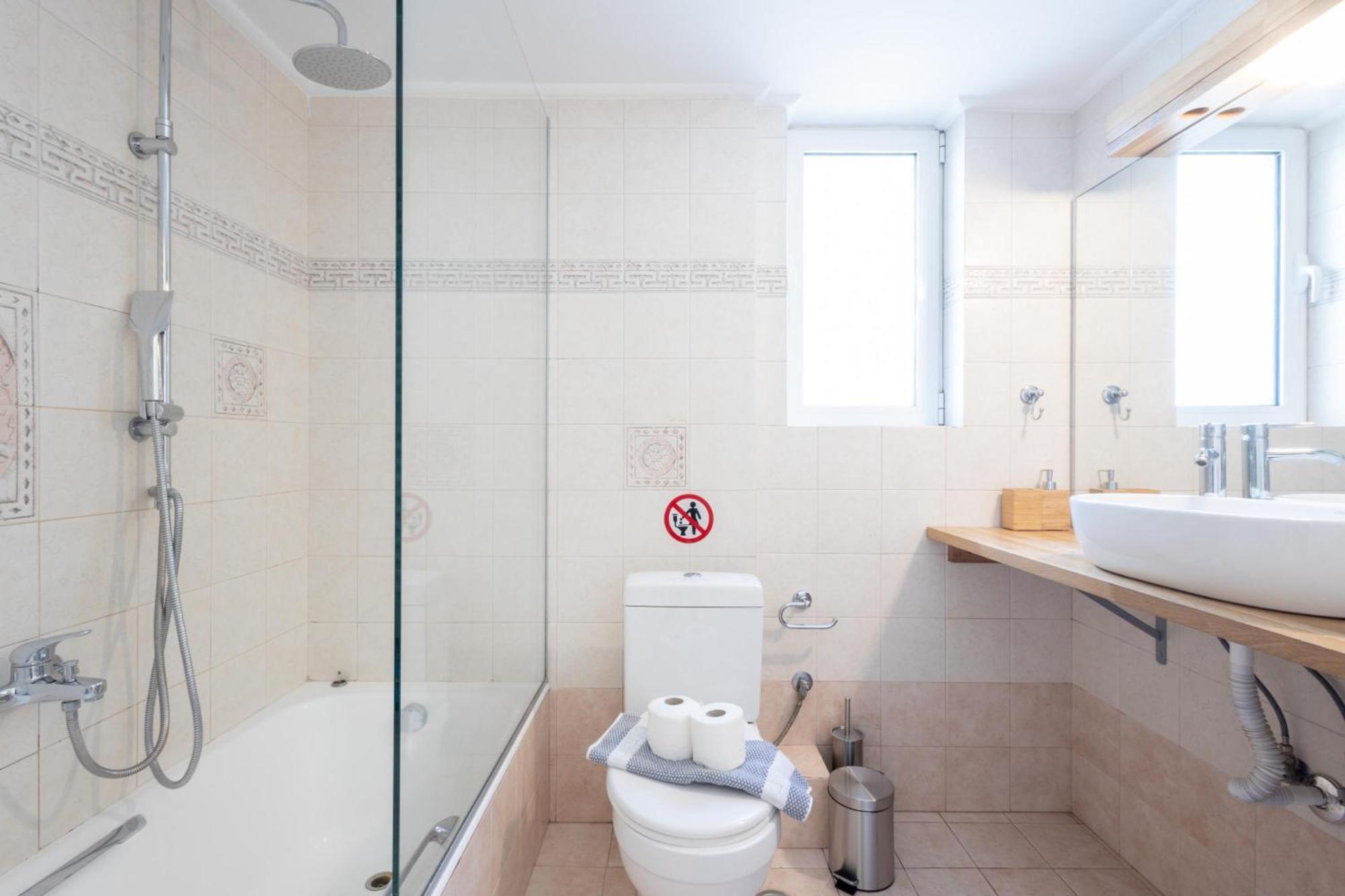 Luxury And Spacious Apt For 6 Guests Athènes Extérieur photo